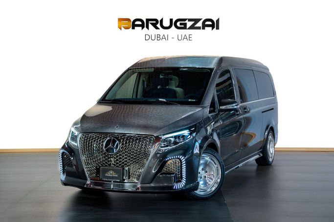 جديدة Mercedes-Benz V-Class 300 III (W447 W447) فيس ليفت 2, 2.0 l, 2025 في في دبي من BARUGZAI MOTORS، اللون رمادي. مواصفات الخليج | AUTO.AE