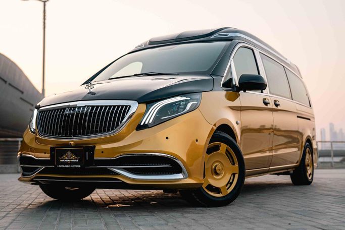 Подержанный Mercedes-Benz V-Class 300 III (W447) Рестайлинг 2, 2.0 л, 2023 в Дубае от BARUGZAI MOTORS Золотистый цвет. Other | AUTO.AE