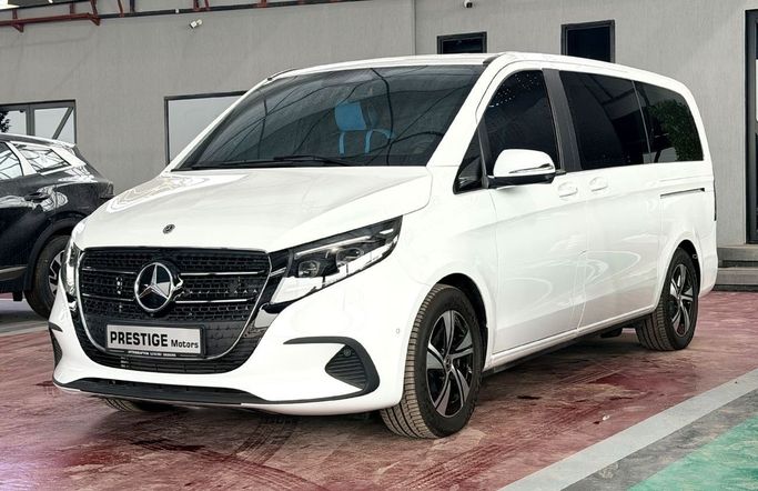 جديدة Mercedes-Benz V-Class 300 III (W447 W447) فيس ليفت 2, 1.9 l, 2025 في في دبي من Prestige motors، اللون أبيض. المواصفات الأوروبية | AUTO.AE | إعلان #271911