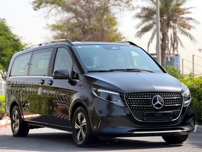 Подержанный ⁦Mercedes-Benz V-Class 300 III (W447) Рестайлинг 2, 2.0 л, 2026⁩ в ОАЭ, Дубай от Alta Class Motors Серый цвет. GCC | AUTO.AE | Объявление #285712