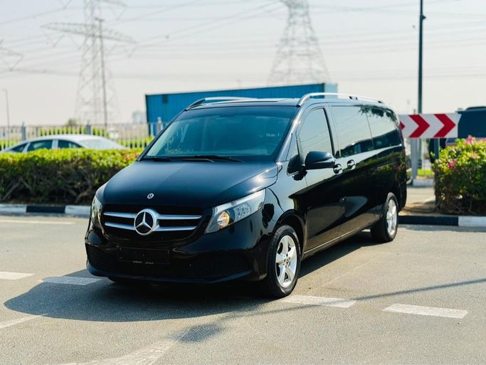 Подержанный ⁦Mercedes-Benz V-Class 300 III (W447) Рестайлинг 2, 2.0 л, 2024⁩ в ОАЭ, Дубай от Verified Hub Used Automobile Trading LLC Черный цвет. GCC | AUTO.AE | Объявление #289624