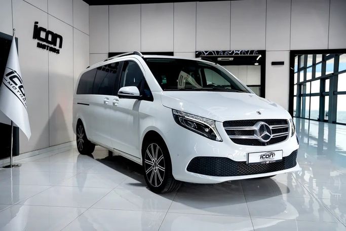 مستعملة ⁦Mercedes-Benz V-Class 250 L عملية فيس ليفت III (W447)، 2.0 l، 2020⁩ في في الإمارات, دبي من Icon Motors، اللون أبيض. مواصفات الخليج | AUTO.AE | إعلان #295327