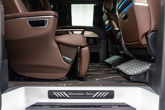 Новый Mercedes-Benz Vito 121 L2 III (W447), 2.0 л, 2023 в Дубае от PUPIL OF FATE MOTORS Черный цвет. Other | AUTO.AE
