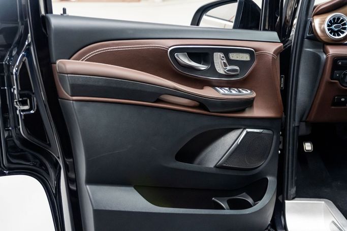 Новый Mercedes-Benz Vito 121 L2 III (W447), 2.0 л, 2023 в Дубае от PUPIL OF FATE MOTORS Черный цвет. Other | AUTO.AE