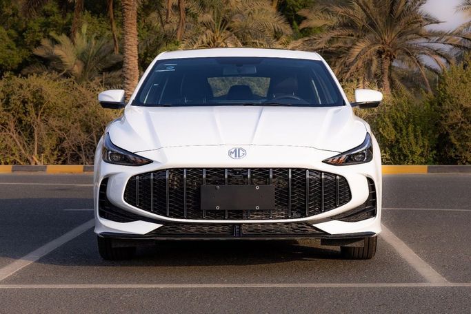 جديدة MG 5 (GT) فيس ليفت الثاني, 1.5 l, 2025 في في دبي من HKH AUTO TRADING، اللون أبيض. المواصفات الصينية | AUTO.AE