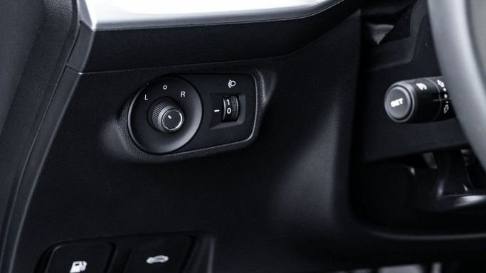 New MG 5 II Facelift, 1.5 l, 2025 in Dubai by Altass Motors, White color. Other | AUTO.AE