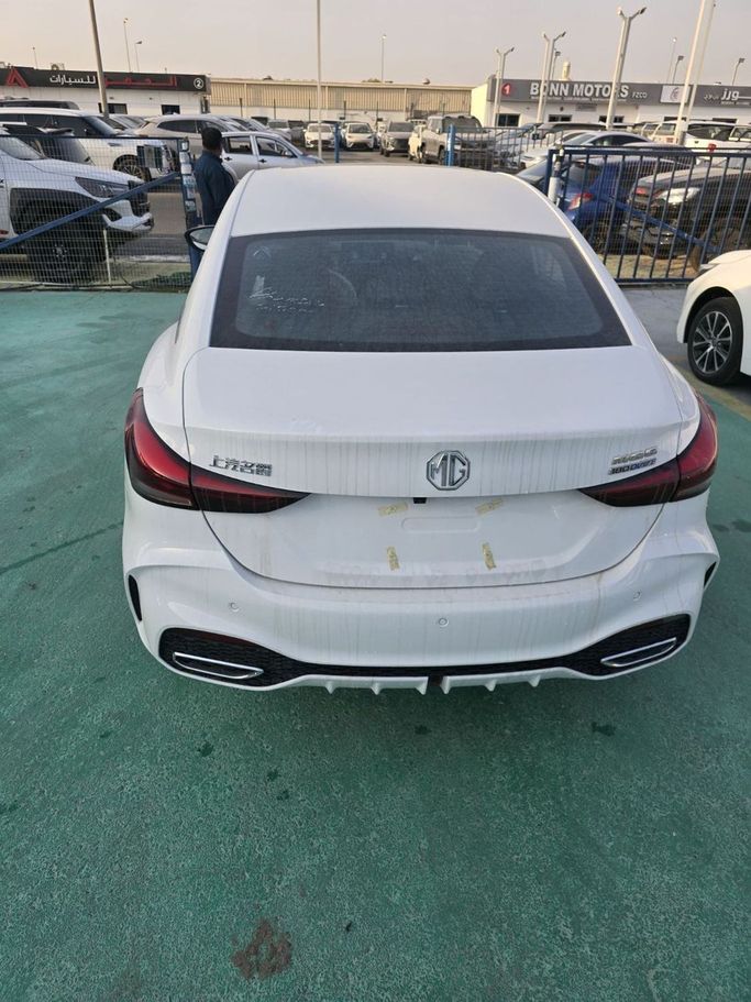 Новый MG 5 II Рестайлинг (GT), 1.5 л, 2025 в Дубае от Mohamed Hakim Motors Белый цвет. Other | AUTO.AE