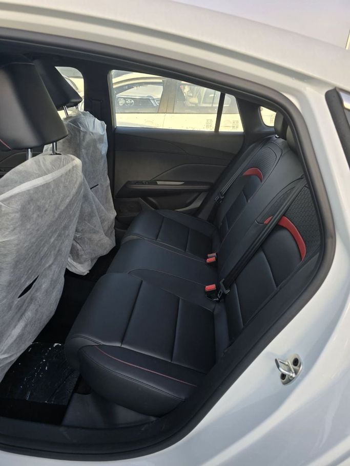 Новый MG 5 II Рестайлинг (GT), 1.5 л, 2025 в Дубае от Mohamed Hakim Motors Белый цвет. Other | AUTO.AE