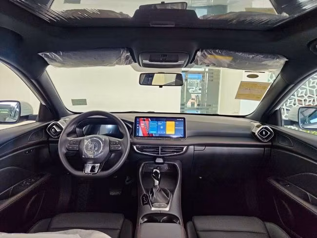 Новый MG 5 II Рестайлинг (GT), 1.5 л, 2025 в Дубае от Gulf Motors Белый цвет. Китайская | AUTO.AE