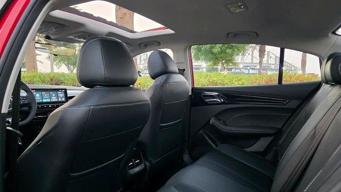 Новый MG 5 I Рестайлинг, 1.5 л, 2025 в Дубае от Passion Motors Красный цвет. GCC | AUTO.AE