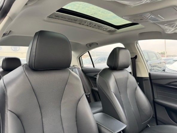 Новый MG 5 I Рестайлинг, 1.5 л, 2023 в Дубае от Titanum Cars Серебристый цвет. Other | AUTO.AE
