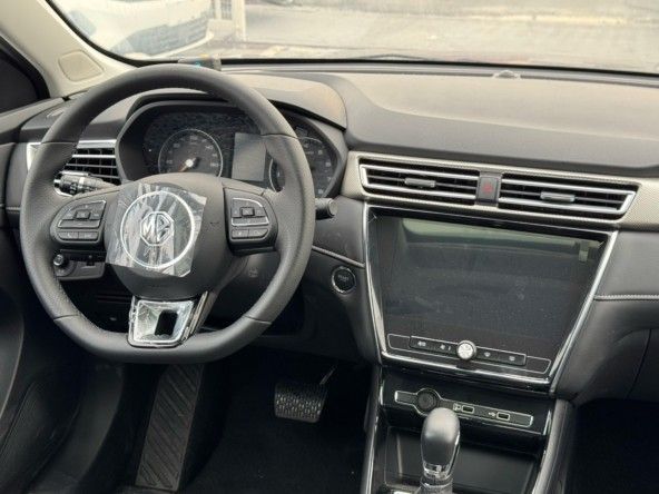 Новый MG 5 I Рестайлинг, 1.5 л, 2023 в Дубае от Titanum Cars Серебристый цвет. Other | AUTO.AE