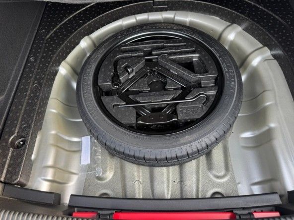 Новый MG 5 I Рестайлинг, 1.5 л, 2025 в Дубае от Titanum Cars Серебристый цвет. Other | AUTO.AE