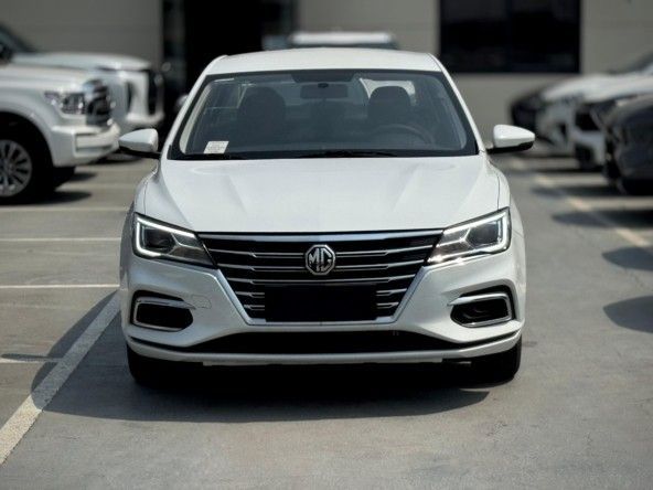 Новый MG 5 I Рестайлинг, 1.5 л, 2025 в Дубае от Titanum Cars Белый цвет. Other | AUTO.AE