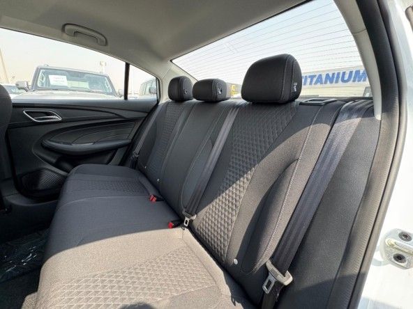 Новый MG 5 I Рестайлинг, 1.5 л, 2025 в Дубае от Titanum Cars Белый цвет. Other | AUTO.AE
