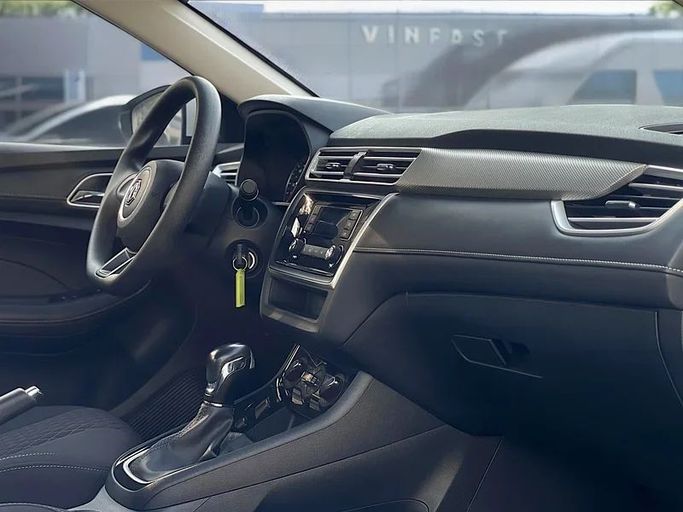 Подержанный MG 5 I Рестайлинг, 1.5 л, 2023 в Дубае от Andaleeb Cars Белый цвет. GCC | AUTO.AE