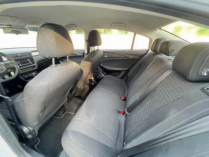 Подержанный MG 5 I Рестайлинг, 1.5 л, 2023 в Дубае от Andaleeb Cars Белый цвет. GCC | AUTO.AE