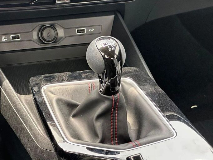 Новый MG 5 II, 1.5 л, 2025 в Дубае от World Center Motors FZE Белый цвет. Китайская | AUTO.AE