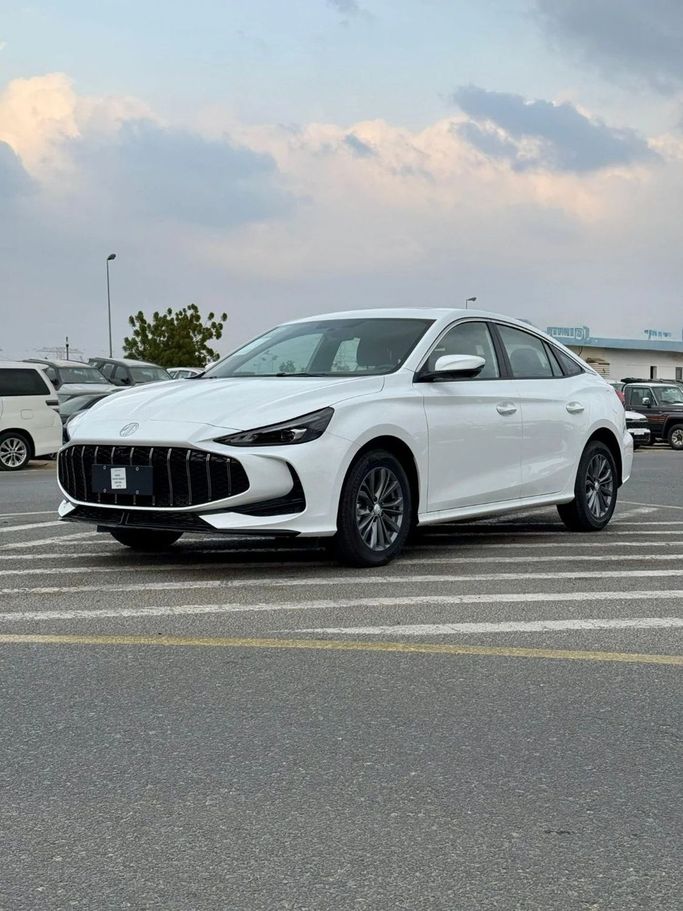 Новый MG 5 II Рестайлинг (GT), 1.5 л, 2025 в Дубае от Signature Motors FZE Белый цвет. Китайская | AUTO.AE