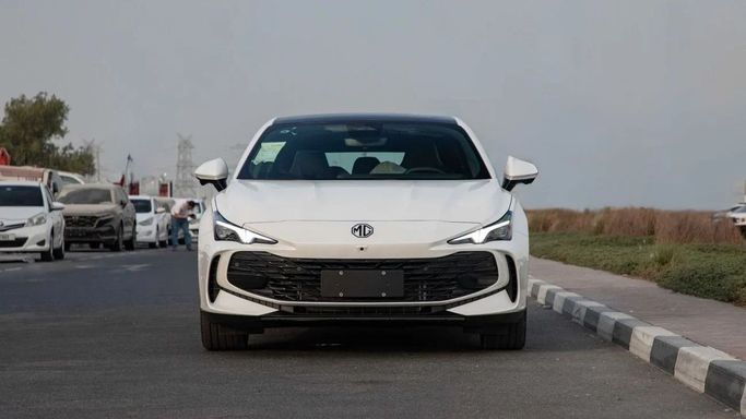 Новый MG 7, 1.5 л, 2025 в Дубае от Dresden Motors Белый цвет. Китайская | AUTO.AE