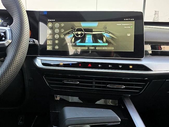 Новый MG One, 1.5 л, 2024 в Дубае от Soltan Auto Красный цвет. Other | AUTO.AE