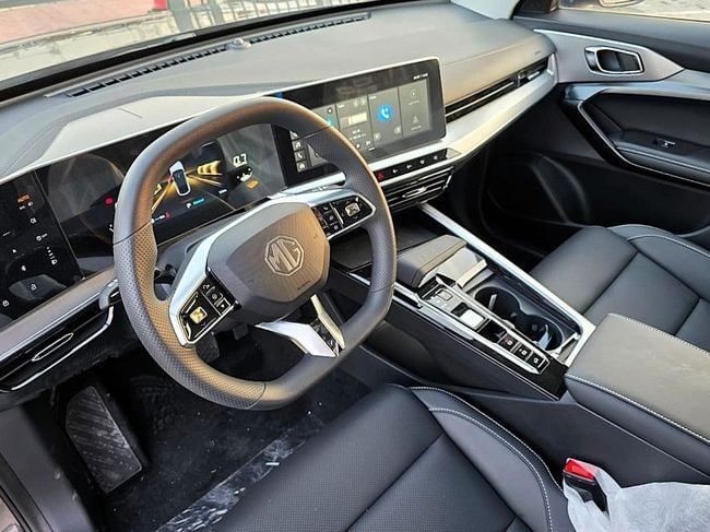 Новый MG One, 1.5 л, 2025 в Дубае от Soltan Auto Серый цвет. Other | AUTO.AE