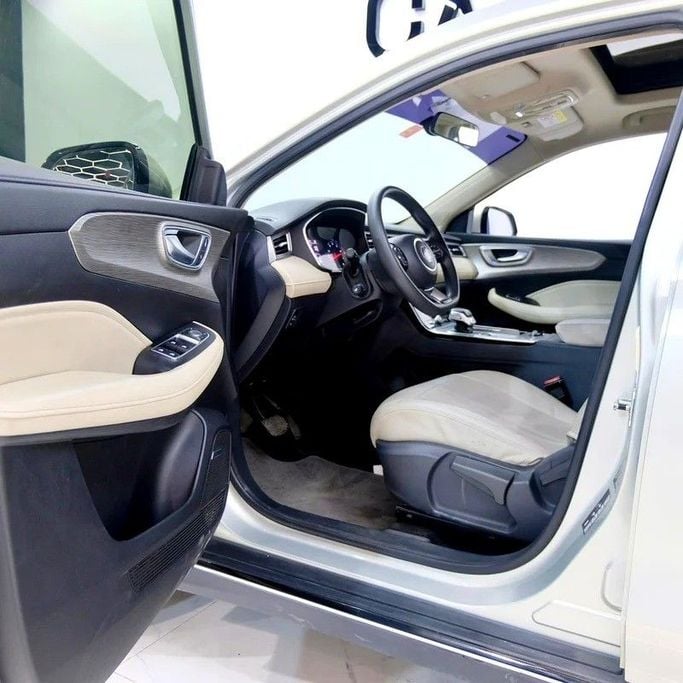 Used MG RX5 II, 1.5 l, 2023 in Dubai by Carzilla Motors, Golden color. GCC Specs | AUTO.AE