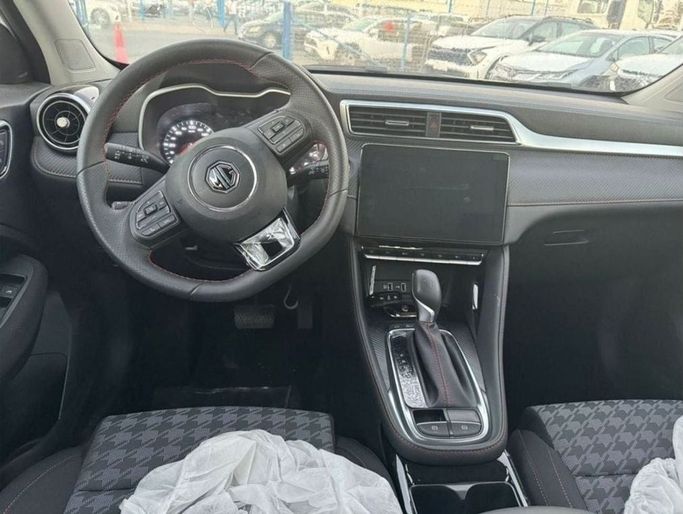 Новый MG ZS II Рестайлинг, 1.5 л, 2025 в Дубае от Mohamed Hakim Motors Белый цвет. GCC | AUTO.AE