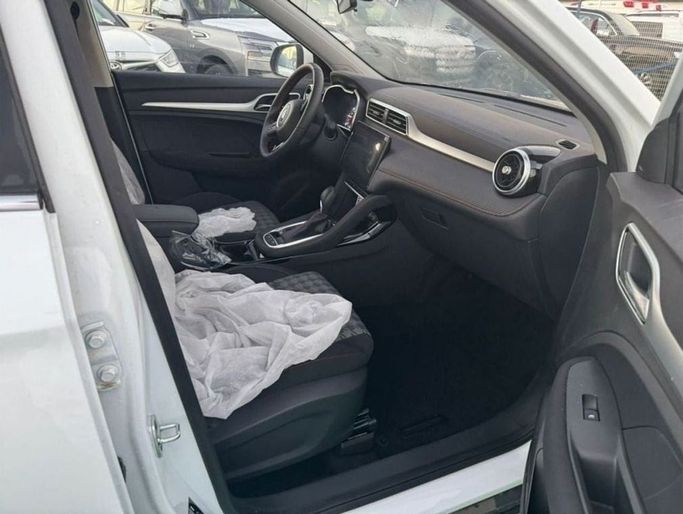Новый MG ZS II Рестайлинг, 1.5 л, 2025 в Дубае от Mohamed Hakim Motors Белый цвет. GCC | AUTO.AE