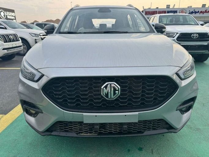 New MG ZS II Facelift, 1.3 l, 2025 in Dubai by Mohamed Hakim Motors, Silver color. GCC Specs | AUTO.AE
