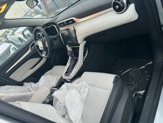 New MG ZS II Facelift, 1.3 l, 2025 in Dubai by Mohamed Hakim Motors, Silver color. GCC Specs | AUTO.AE