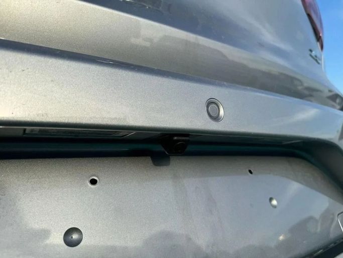 New MG ZS II Facelift, 1.5 l, 2025 in Dubai by Mohamed Hakim Motors, Silver color. GCC Specs | AUTO.AE