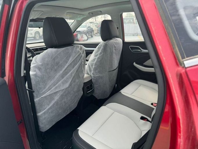 New MG ZS II Facelift, 1.5 l, 2024 in Dubai by Mohamed Hakim Motors, Red color. GCC Specs | AUTO.AE