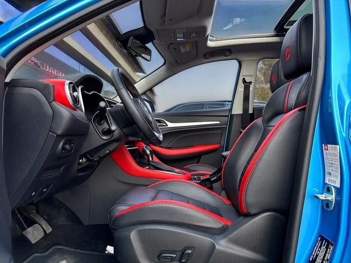 Подержанный MG ZS II Рестайлинг, 1.3 л, 2023 в Дубае от Andaleeb Cars Голубой цвет. GCC | AUTO.AE