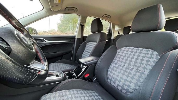 Used MG ZS II Facelift, 1.3 l, 2023 in Dubai by Cariva Used Cars , White color. GCC Specs | AUTO.AE