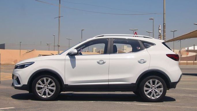 Used MG ZS II Facelift, 1.3 l, 2023 in Dubai by Cariva Used Cars , White color. GCC Specs | AUTO.AE
