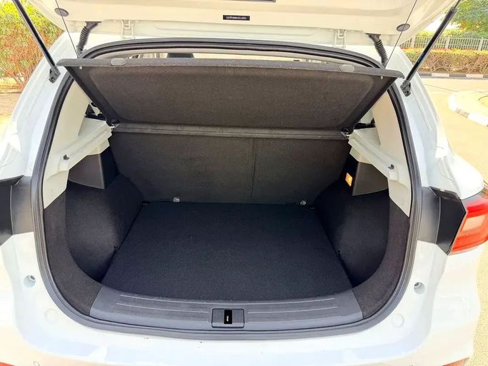 Used MG ZS II, 1.0 l, 2018 in Dubai by First Choice Motors, White color. Chinese Specs | AUTO.AE