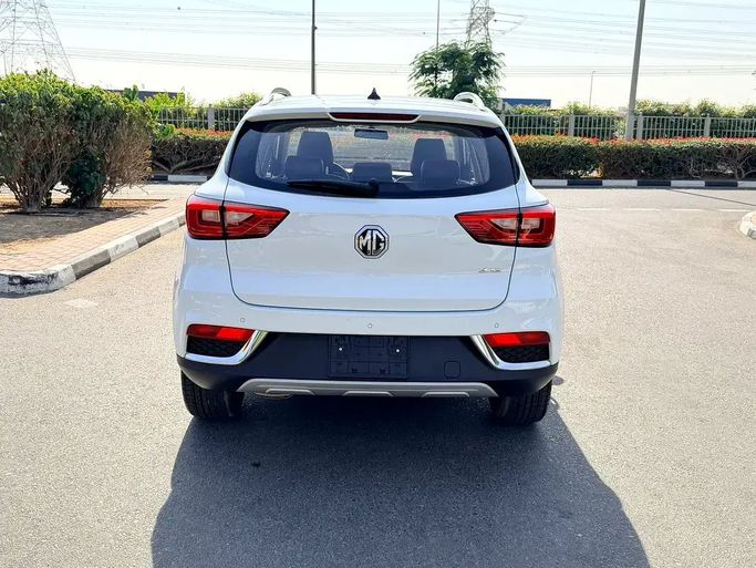 Used MG ZS II, 1.0 l, 2018 in Dubai by First Choice Motors, White color. Chinese Specs | AUTO.AE
