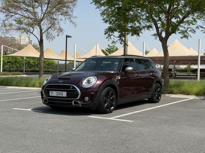 Подержанный MINI Clubman Cooper S II, 2.0 л, 2019 в Дубае Тёмно-бордовый цвет. GCC | AUTO.AE