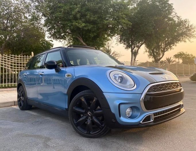مستعملة MINI Clubman Cooper S ALL4 ثانياً, 2.0 l, 2018 في في دبي من Telsolco، اللون أزرق. مواصفات الخليج | AUTO.AE