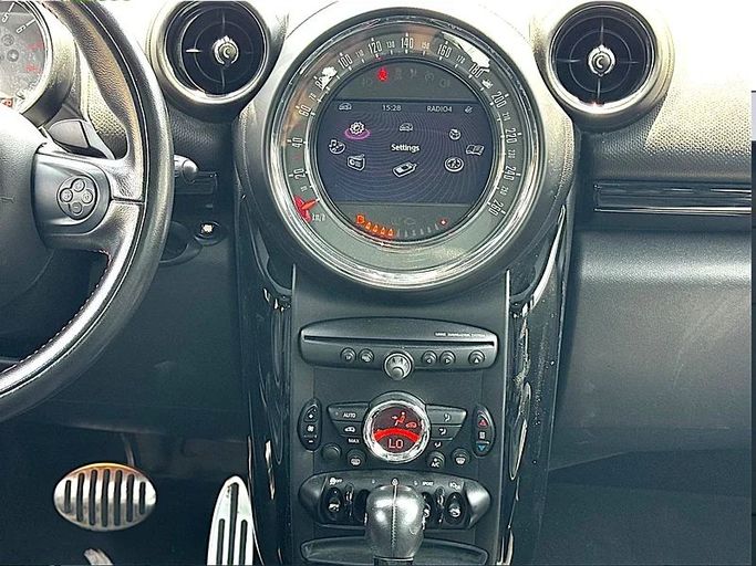 Подержанный MINI Countryman Cooper S II, 2.0 л, 2016 в Дубае от Andaleeb Cars Синий цвет. GCC | AUTO.AE