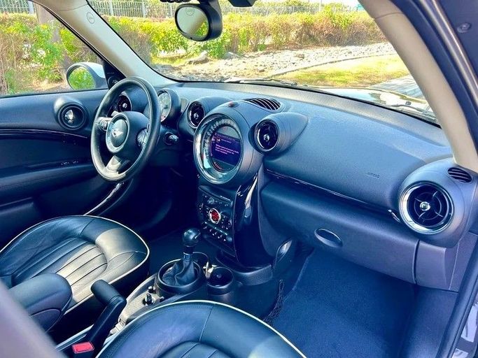 Подержанный MINI Countryman Cooper I, 1.6 л, 2016 в Дубае от Designo Cars Trading Черный цвет. GCC | AUTO.AE