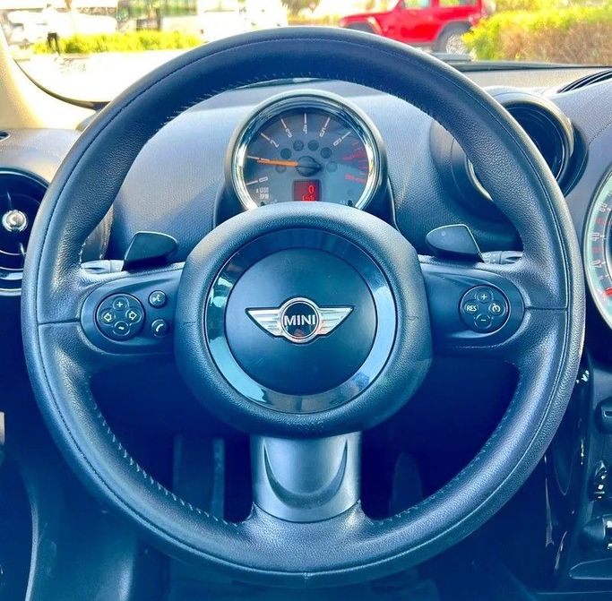 Подержанный MINI Countryman Cooper I, 1.6 л, 2016 в Дубае от Designo Cars Trading Черный цвет. GCC | AUTO.AE