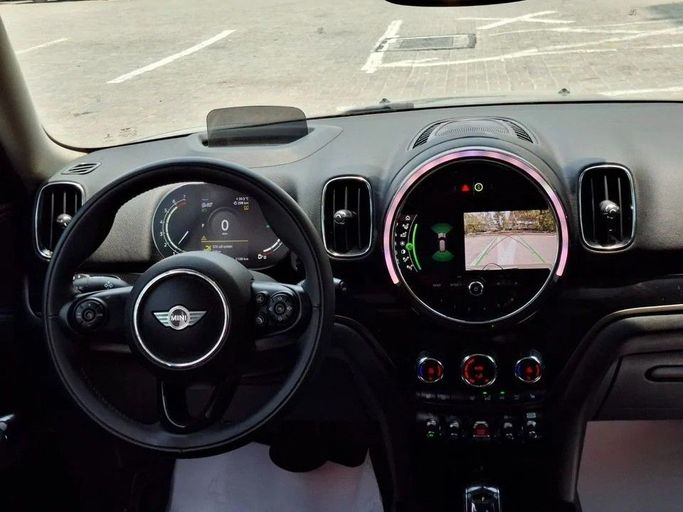 Подержанный MINI Countryman Cooper S II Рестайлинг, 2.0 л, 2021 в Дубае от Barkat Alrahmen Motors Серый цвет. Корейская | AUTO.AE
