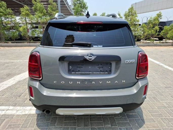 Подержанный MINI Countryman Cooper S II Рестайлинг, 2.0 л, 2021 в Дубае от Barkat Alrahmen Motors Серый цвет. Корейская | AUTO.AE