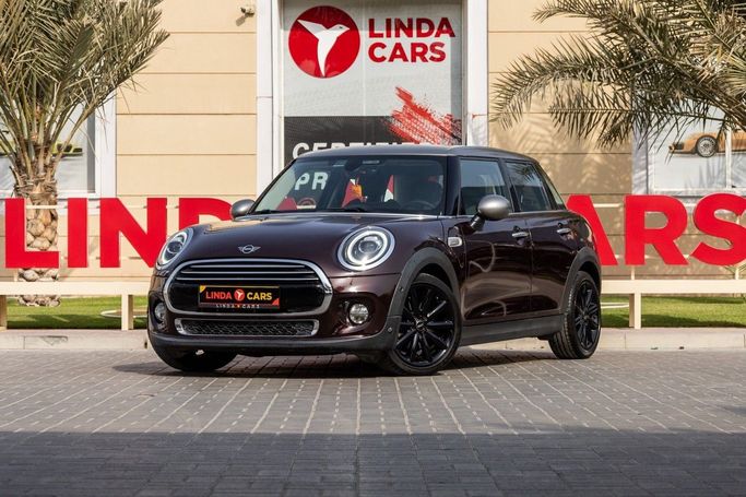 Подержанный MINI Hatch Cooper III (F55/F56) Рестайлинг, 1.5 л, 2019 в Дубае от Linda Cars Бордовый цвет. GCC | AUTO.AE