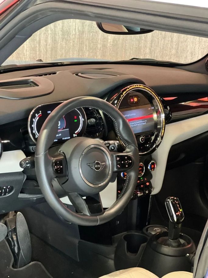 Подержанный MINI Hatch Cooper S III (F55/F56) Рестайлинг 2, 2.0 л, 2023 в Дубае от A Class Motors Синий цвет.  | AUTO.AE