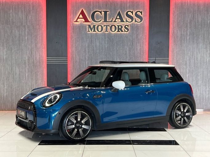 Подержанный MINI Hatch Cooper S III (F55/F56) Рестайлинг 2, 2.0 л, 2023 в Дубае от A Class Motors Синий цвет.  | AUTO.AE