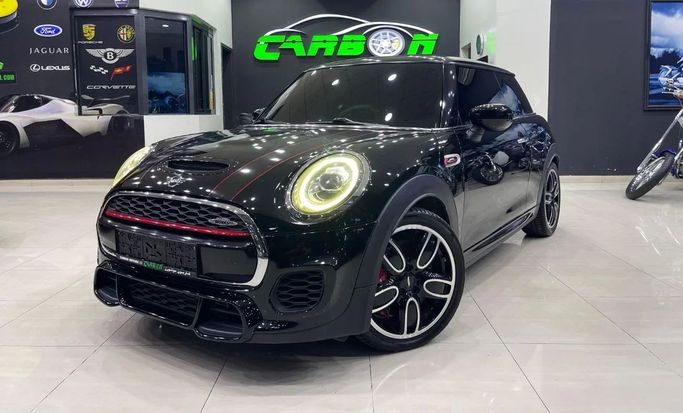 Подержанный MINI Hatch John Cooper Works III (F55/F56) Рестайлинг, 2.0 л, 2020 в Дубае от Carbon Cars Черный цвет. Корейская | AUTO.AE