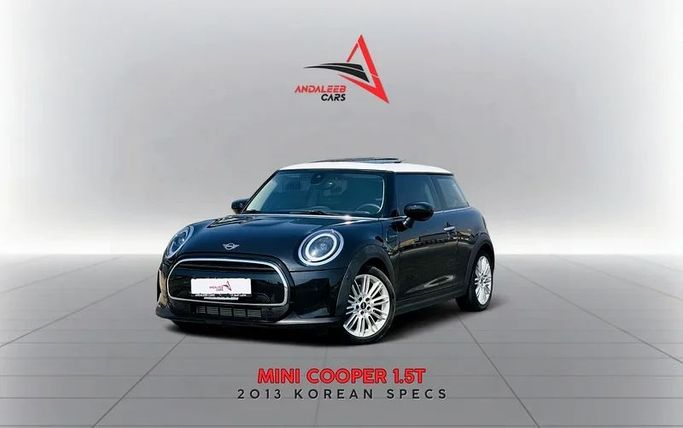 Подержанный MINI Hatch Cooper III (F55/F56) Рестайлинг 2, 1.5 л, 2023 в Дубае от Andaleeb Cars Черный цвет. Корейская | AUTO.AE
